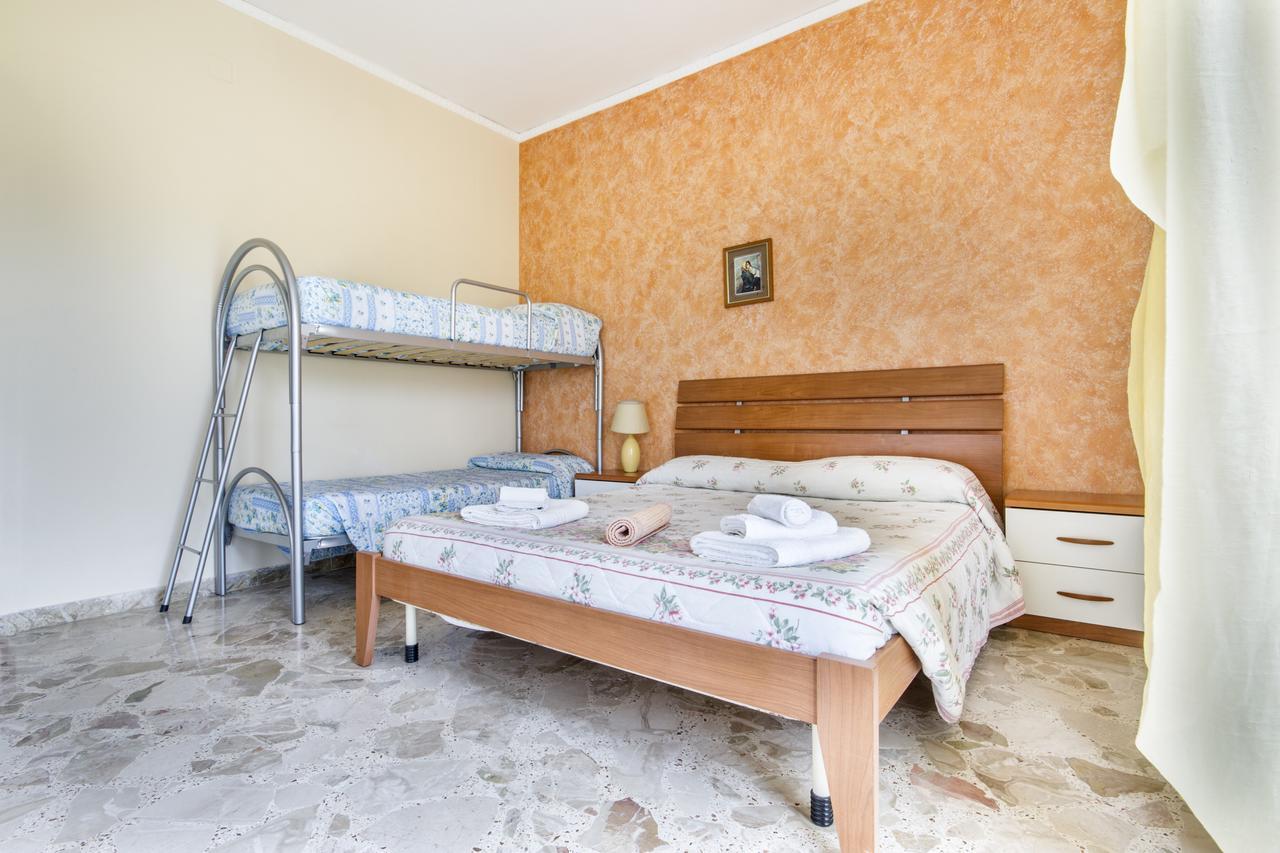 Casa Vacanza Paradise Vicino Cefalu Con Servizio Di Piscina A 3 Chilometri Apartment กัมโปเฟลิเช ดิ โรชเชลลา ภายนอก รูปภาพ